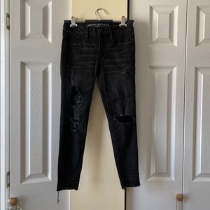 AEO Distressed Black Ankle Jeggings - 2 SHORT